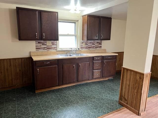 1105 W Vine St in Alliance, OH - Building Photo - Building Photo
