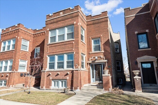 5941 N Fairfield Ave