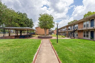 Beechnut Grove in Houston, TX - Building Photo - Building Photo