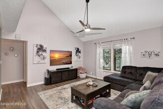 116 Azalea Cir in Jackson Township, NJ - Building Photo - Building Photo