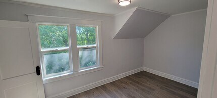 5612 Main St in Duluth, MN - Building Photo - Building Photo