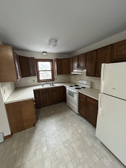 227 Wood St, Unit B in Hopkinton, MA - Building Photo - Building Photo