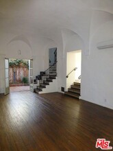 1355 Laurel Ave in West Hollywood, CA - Building Photo - Building Photo