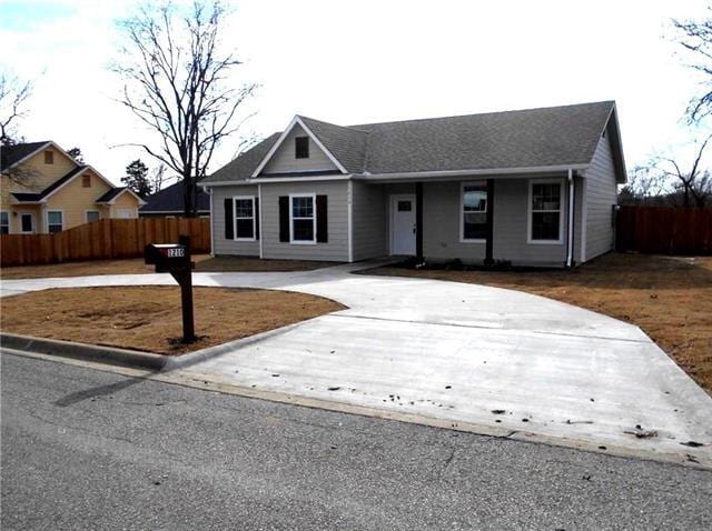 property at 1210 S Throckmorton St