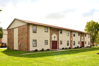 Stonecrest Apartments in Fortville, IN - Building Photo - Building Photo