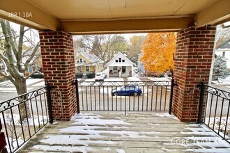 4328 Roanoke Pkwy in Kansas City, MO - Building Photo - Building Photo