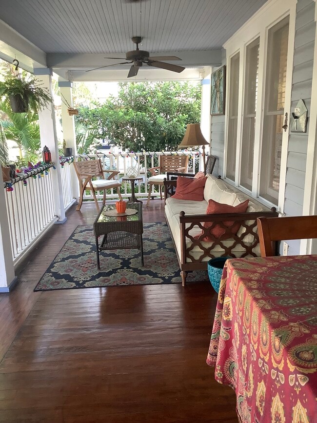 132 8th Ave N, Unit #1 in St. Petersburg, FL - Foto de edificio - Building Photo