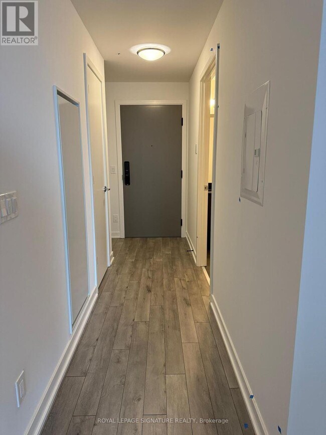 3071 Trafalgar Rd in Oakville, ON - Building Photo - Building Photo