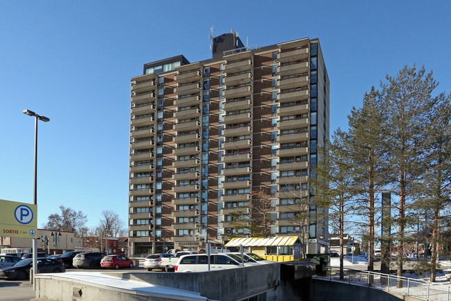 Place Backburn Apartments in Gatineau, QC - Building Photo - Building Photo