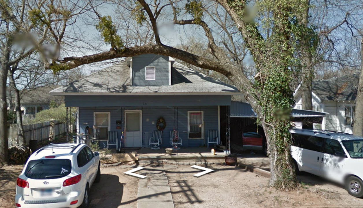 121 8th NE in Paris, TX - Building Photo