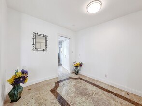 283 Forest Hills Blvd in Naples, FL - Building Photo - Building Photo