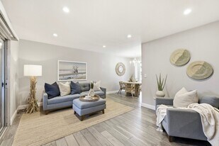 3535 Madison Ave, Unit 226 in San Diego, CA - Building Photo