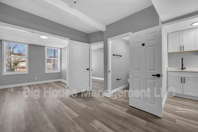 property at 1725 Hollins St
