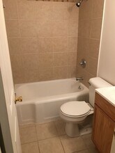 1600 Military St, Unit A12 in Port Huron, MI - Foto de edificio - Building Photo