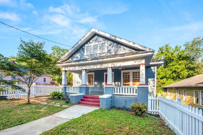 139 E Lake Terrace SE in Atlanta, GA - Building Photo - Building Photo