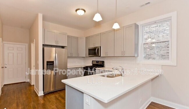 827 N Francisco Ave in Chicago, IL - Building Photo - Building Photo