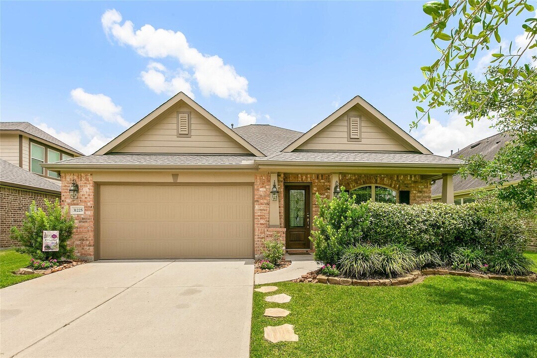 31225 Liberty Knoll Ln in Spring, TX - Building Photo