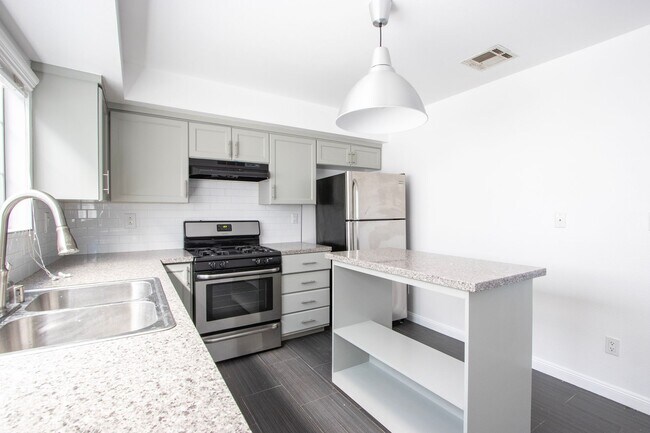 1817 Garfield Pl in Los Angeles, CA - Building Photo - Building Photo