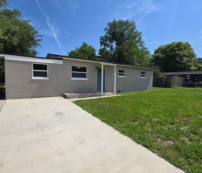 property at 341 Parkwood Dr