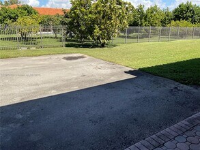 12500 SW 43rd St in Miami, FL - Building Photo - Building Photo