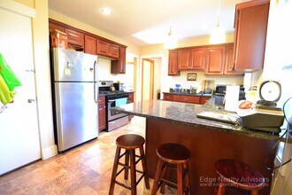 131 Nottinghill Rd, Unit 1 in Boston, MA - Building Photo - Building Photo
