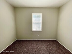 9409 La Grange Rd in Louisville, KY - Building Photo - Building Photo