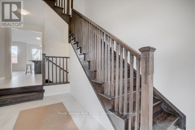 546 Fir Ct. in Milton, ON - Building Photo - Building Photo