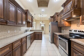 15 Toronto Ave in McAllen, TX - Building Photo - Building Photo
