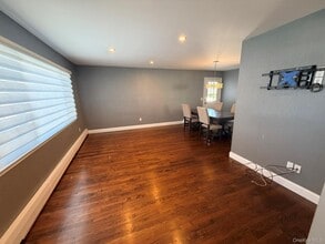 2002 City Ave in Merrick, NY - Building Photo - Building Photo