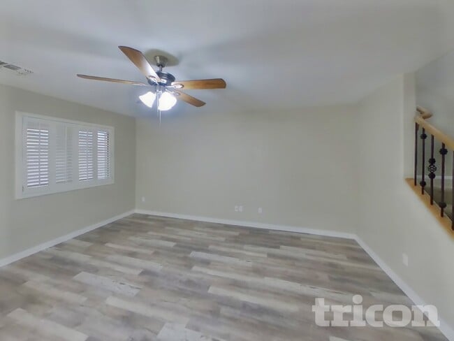 10733 W Taft St in Phoenix, AZ - Building Photo - Building Photo