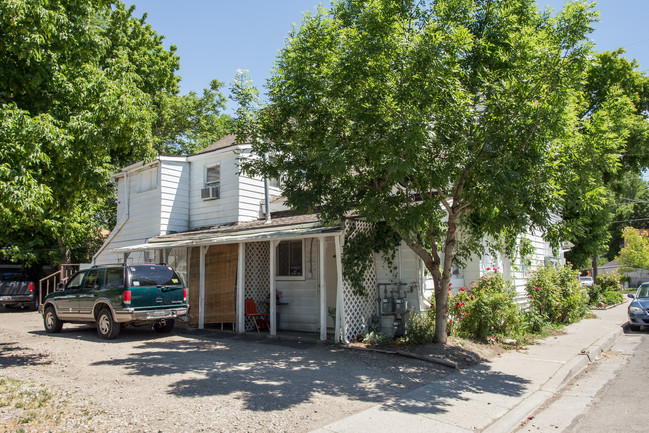 403 E 2700 S in Salt Lake City, UT - Foto de edificio - Building Photo