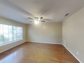 17435 Bonnie Sean Dr in Spring, TX - Foto de edificio - Building Photo