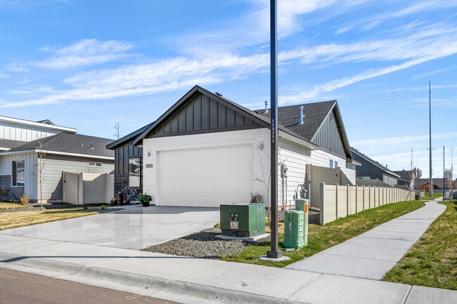 5023 W Apgar St in Meridian, ID - Building Photo - Building Photo