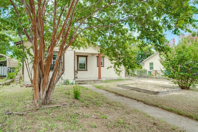 4615 Ribbecke Ave in Austin, TX - Building Photo - Building Photo