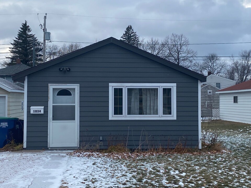 1034 S 7th Ave in Wausau, WI - Building Photo