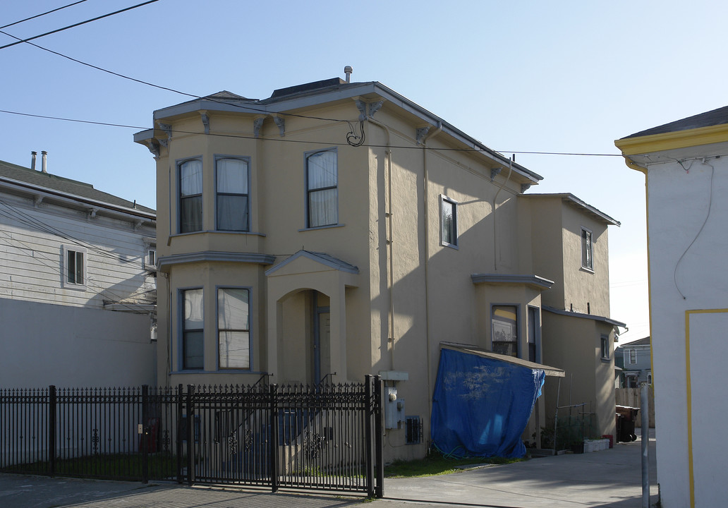 822 Chester St in Oakland, CA - Building Photo