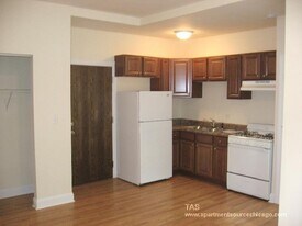 2600 N Kimball Ave, Unit 107 in Chicago, IL - Building Photo