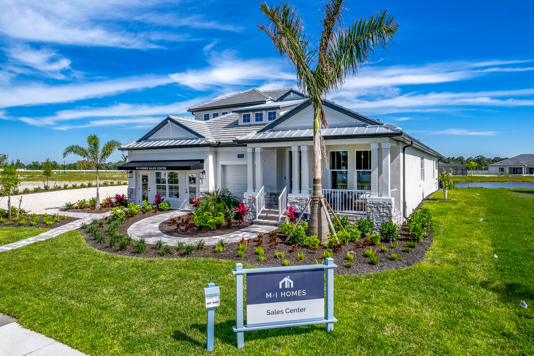 Cassata Lakes in Nokomis, FL - Foto de edificio