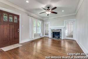 330 W Gramercy Pl in San Antonio, TX - Building Photo - Building Photo