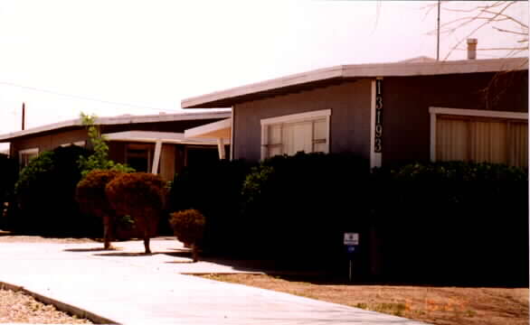 13193 Navajo Rd in Apple Valley, CA - Building Photo