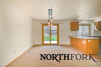 1428 N Sandlin Ave in Meridian, ID - Building Photo - Building Photo