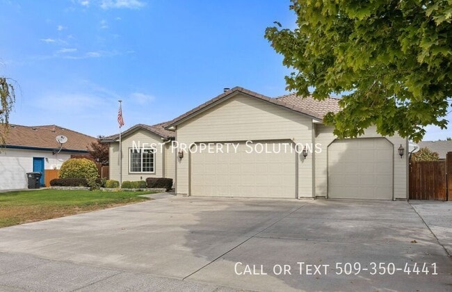 318 E Tanglewood Dr in Moses Lake, WA - Building Photo - Building Photo