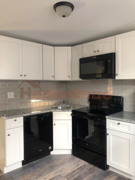 20 N Front St in Darby, PA - Building Photo