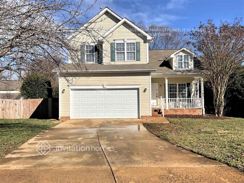 1108 Sandstone Ct in Mebane, NC - Building Photo