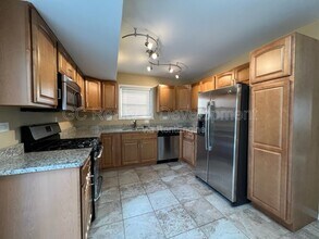 12 Wild Rose Ct in Streamwood, IL - Building Photo - Building Photo