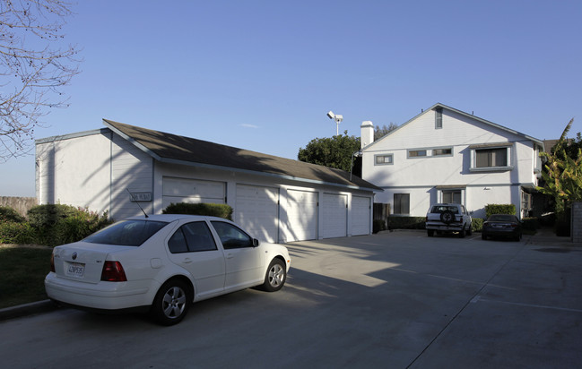 396 W Bay St in Costa Mesa, CA - Foto de edificio - Building Photo