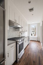 127 E 69th St, Unit 4 in New York, NY - Building Photo - Building Photo