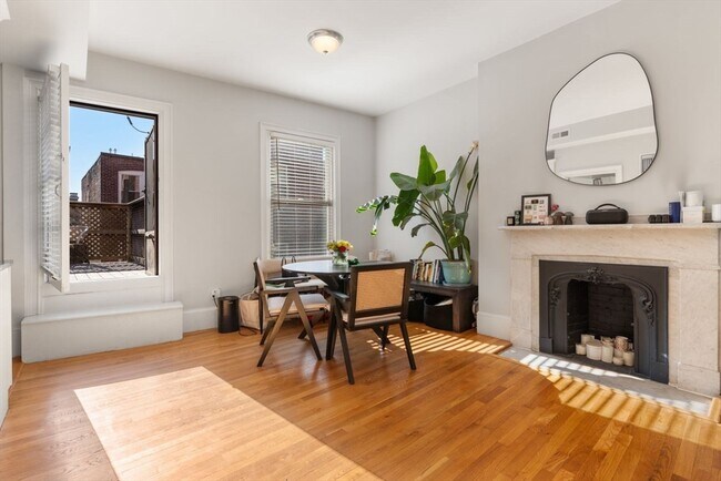 62 W Cedar St
