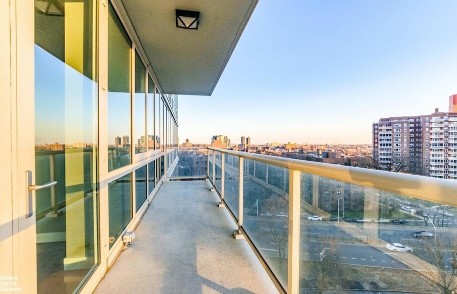 640 W 237th St, Unit 8B in Bronx, NY - Building Photo