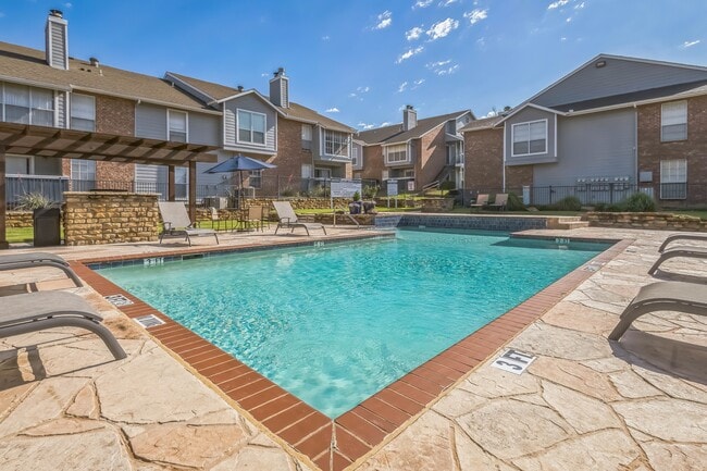 Woodbridge Apartments in Bedford, TX - Building Photo - Building Photo